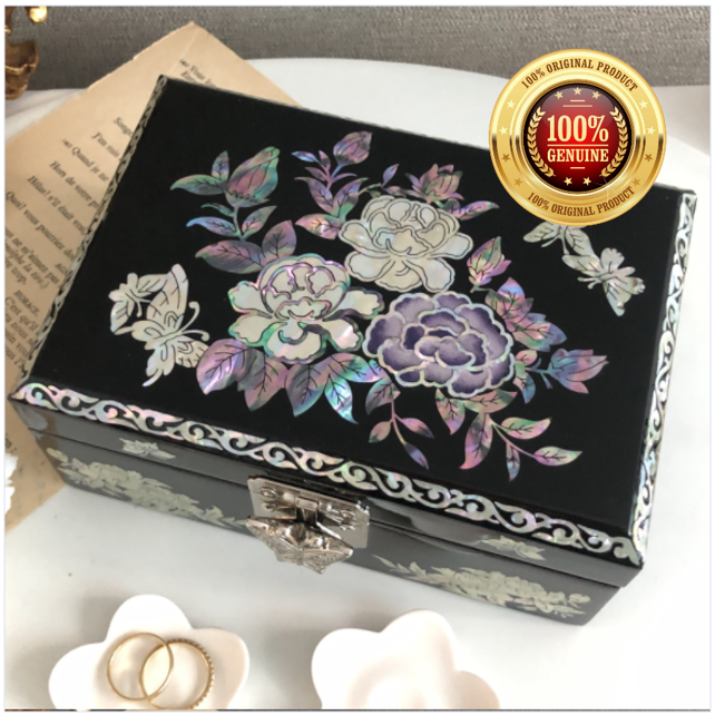Traditional Korean mother-of-pearl jewelry box