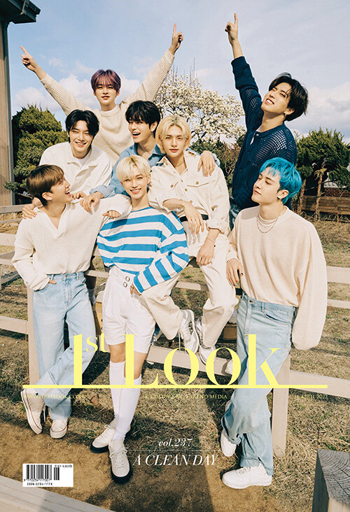 1ST LOOK Issue #237 Stray Kids