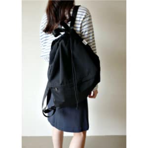 unfold/ string backpack (black)